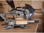 Торцовочная пила BLACK+DECKER BES710