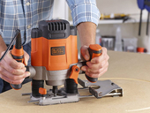 Вертикальный фрезер BLACK+DECKER KW1200E