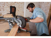 Торцовочная пила BLACK+DECKER BES700